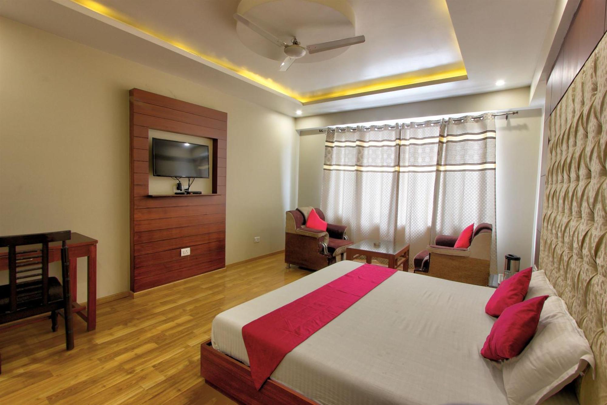 Hotel Neelam Manali Near Volvo Bus Stand Manali - Manali (Himachal Pradesh) — Photos 2