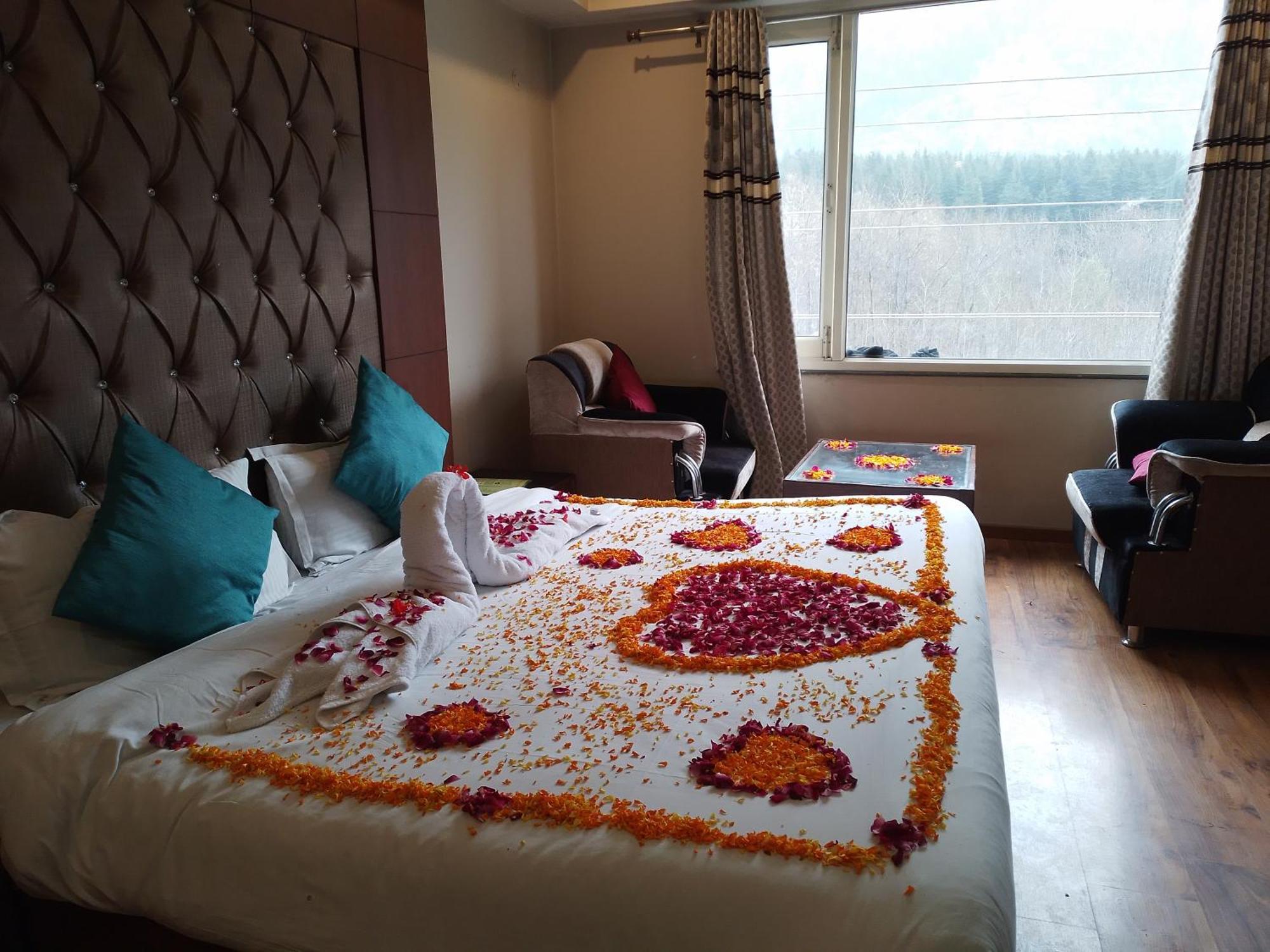Hotel Neelam Manali Near Volvo Bus Stand Manali - Manali (Himachal Pradesh), Manali